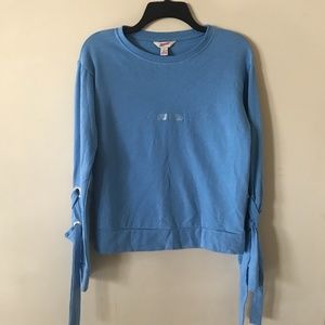 Arizona Jean Company Top w/Grommet side ties on sleeves.  Small. NEW!!